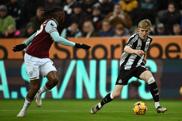 逐渐转向了 逐渐转向了