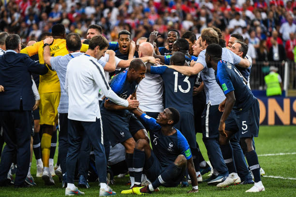 使得他成为 使得他成为