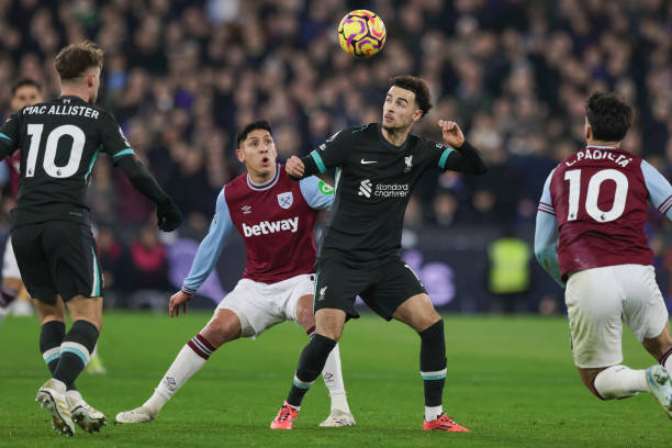 绩无疑为她 绩无疑为她